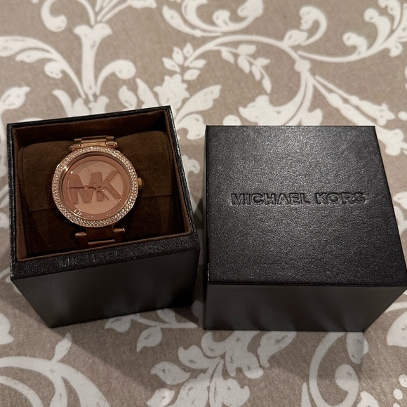 Michael Kors Parker Pavé Rose Gold-Tone Watch - good condition - Picture 2 of 8